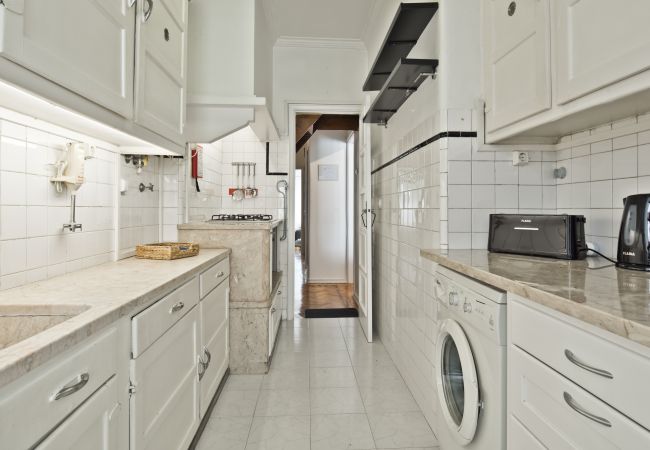 Apartment in Lisbon - Arroios Central Apartment (C107)
